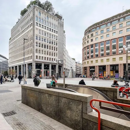 Elegant Brand New Apartments Near Duomo-3